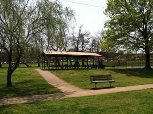 Photo of shelter at Fannie Mae Dees Park (view 1)