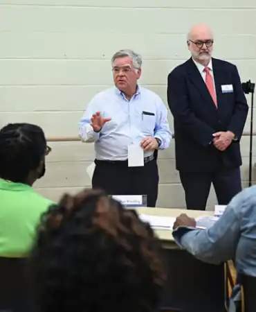 Mayor Speaking at Participatory Meeting