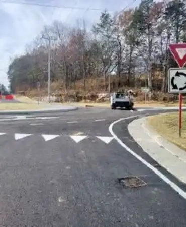 Blue Hole Road and Pettus Road roundabout signage installed